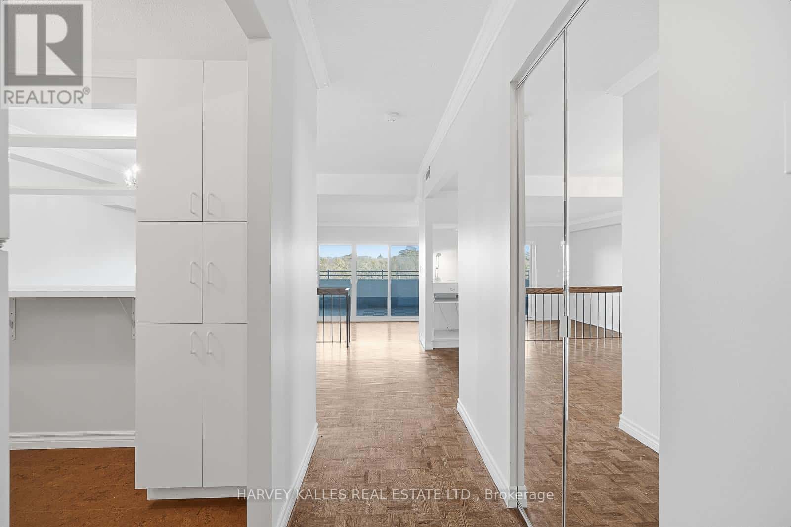 501 - 965 INVERHOUSE DRIVE — Mississauga (Clarkson), Ontario - Photo 5 of 42