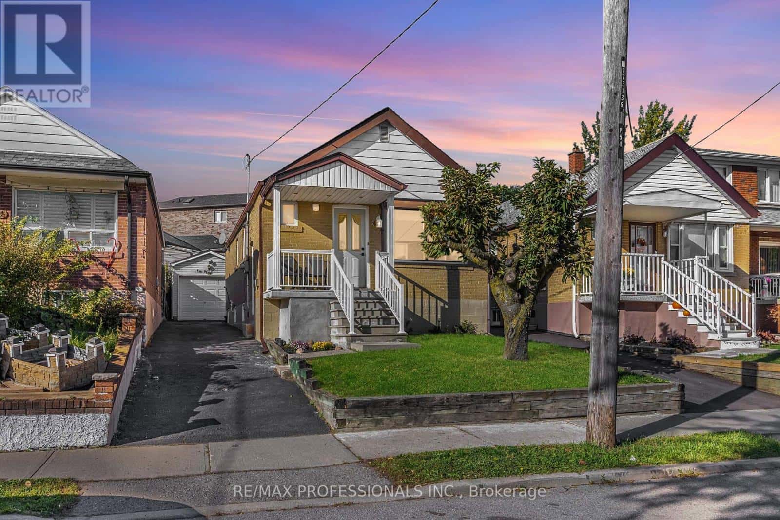 54 Holmesdale Crescent