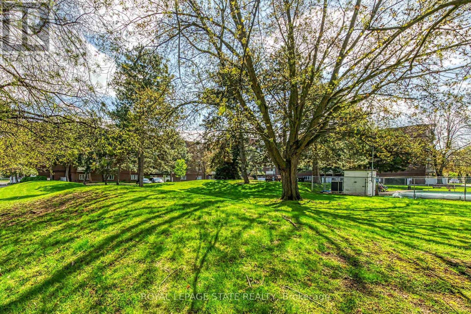 220 - 198 SCOTT STREET — St. Catharines (Fairview), Ontario - Photo 2 of 48