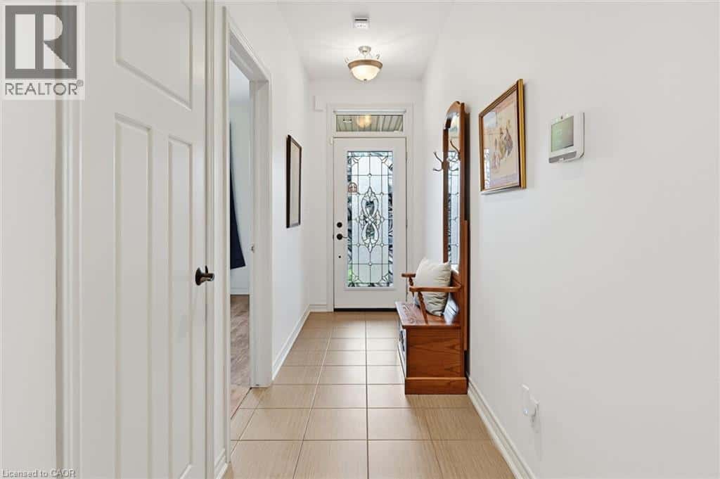 16 BROOKSIDE Terrace — Smithville, Ontario - Photo 4 of 39