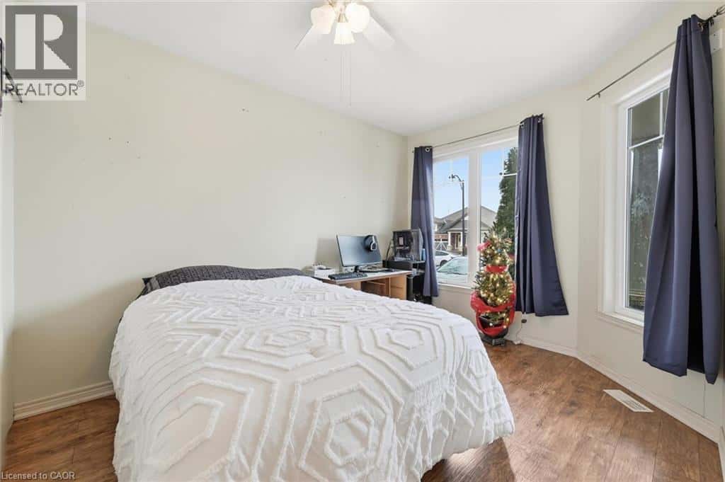 16 BROOKSIDE Terrace — Smithville, Ontario - Photo 5 of 39