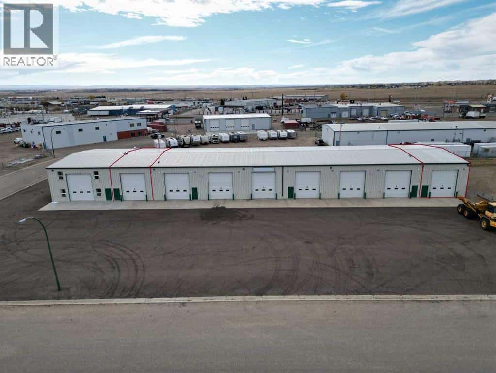 2, 119 Pembina Drive NE — Redcliff, Alberta - Photo 2 of 5