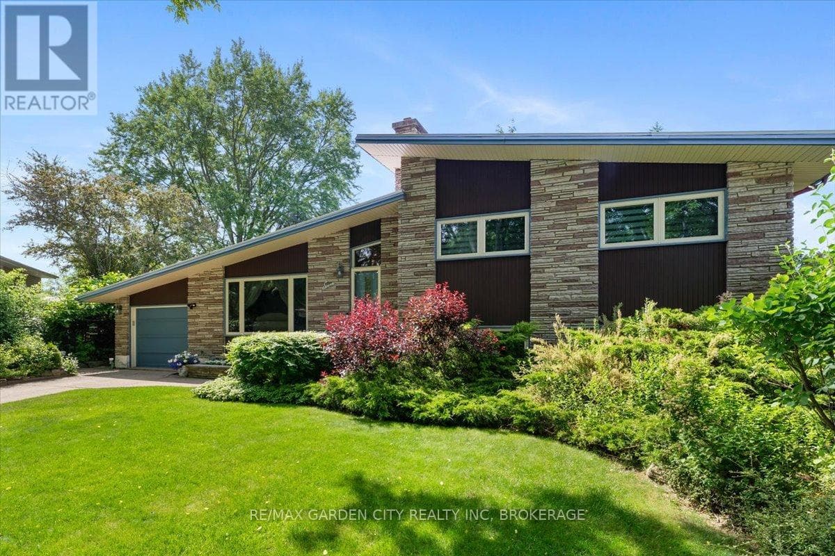 7 GLENAYR PLACE — St. Catharines (Glendale/Glenridge), Ontario - Main photo