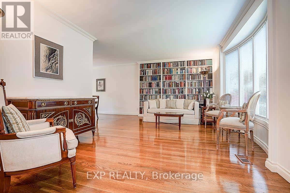 62 KEMPSELL CRESCENT — Toronto (Don Valley Village), Ontario - Photo 2 of 31