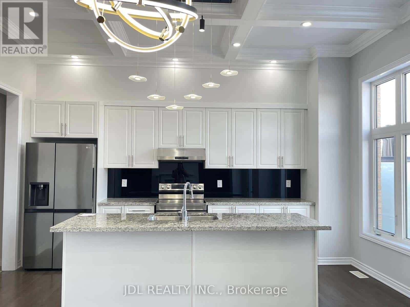 59 BREMNER STREET — Whitby (Rolling Acres), Ontario - Photo 5 of 24