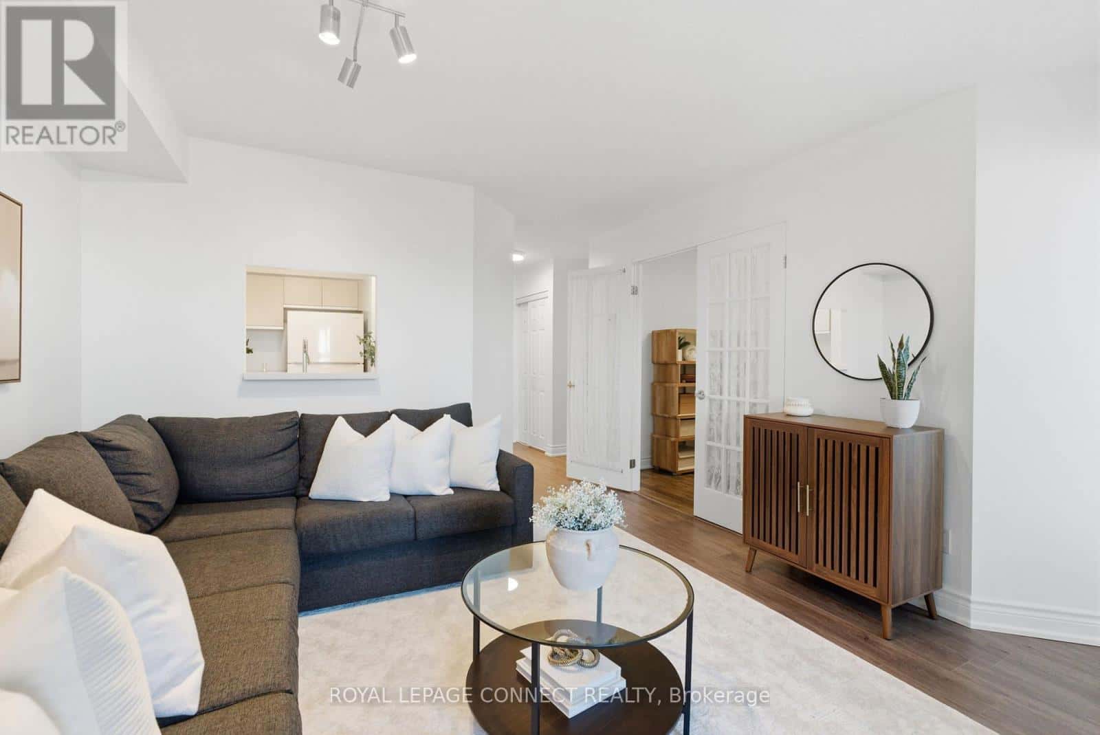 514 - 711 ROSSLAND ROAD E — Whitby (Pringle Creek), Ontario - Photo 4 of 32