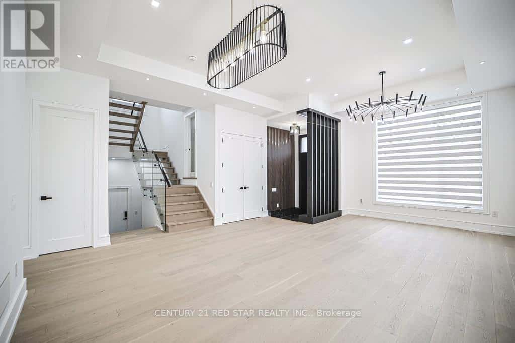 1 FRANKWOOD ROAD — Toronto (Stonegate-Queensway), Ontario - Photo 5 of 41