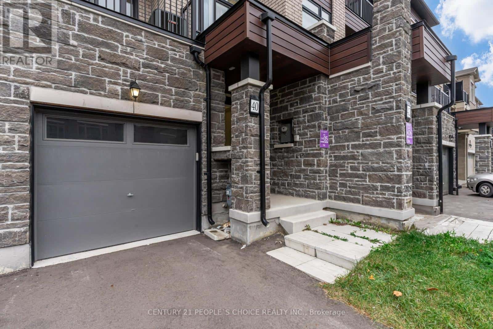 40 PURPLE SAGE DRIVE — Brampton (Bram East), Ontario - Photo 2 of 50