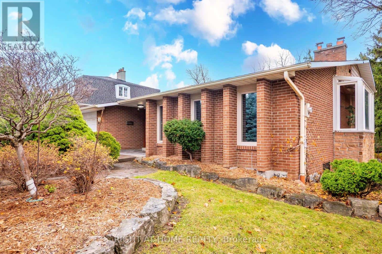 20 PINE RIDGE LANE — Brampton (Brampton East), Ontario - Photo 4 of 50