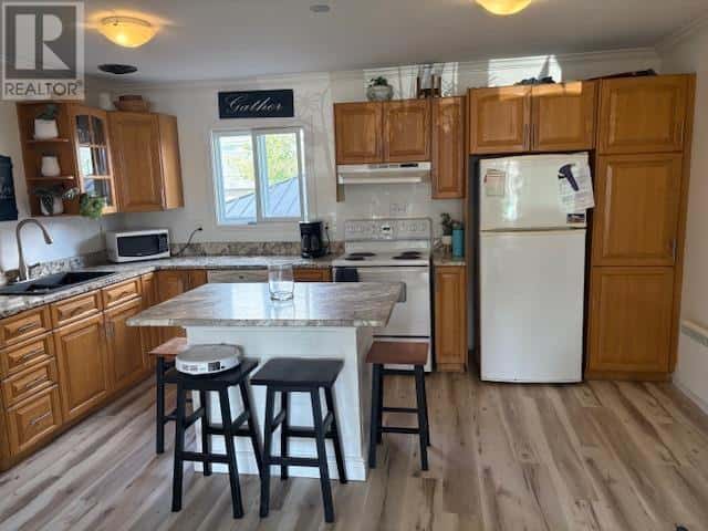 18 Alden RD — Sault Ste. Marie, Ontario - Photo 2 of 18