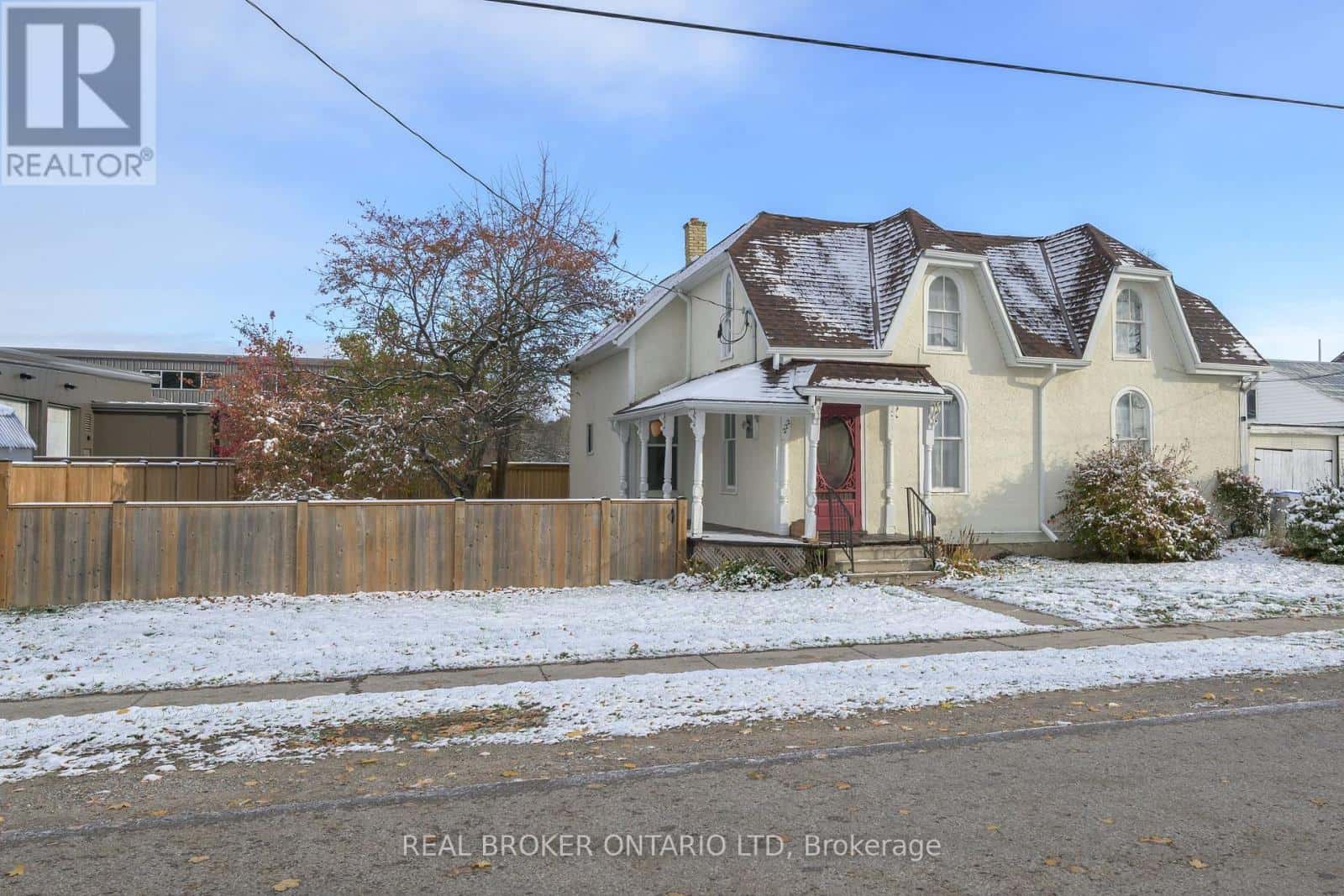 222 ELLEN STREET — North Middlesex (Parkhill), Ontario - Photo 2 of 36