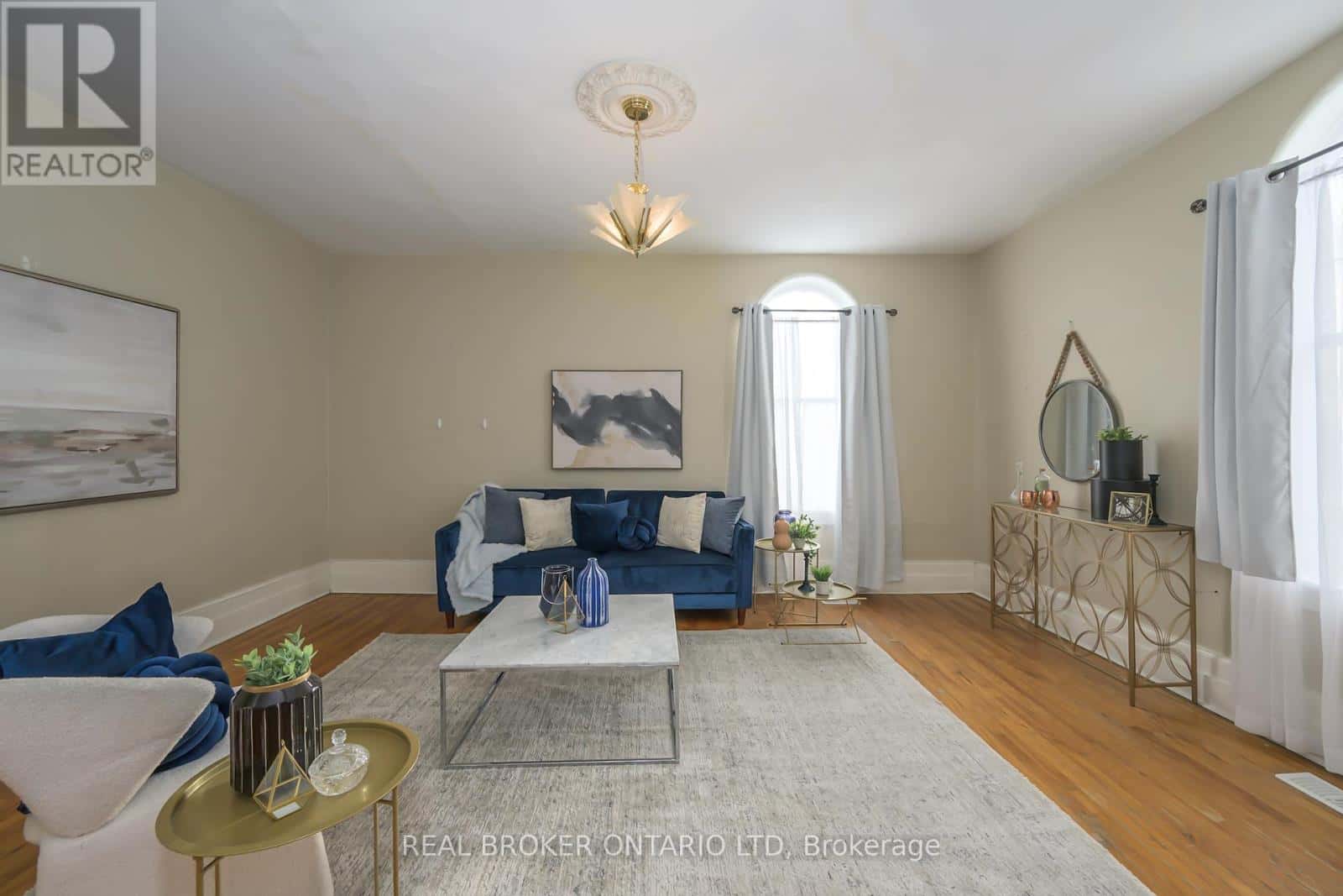 222 ELLEN STREET — North Middlesex (Parkhill), Ontario - Photo 4 of 36