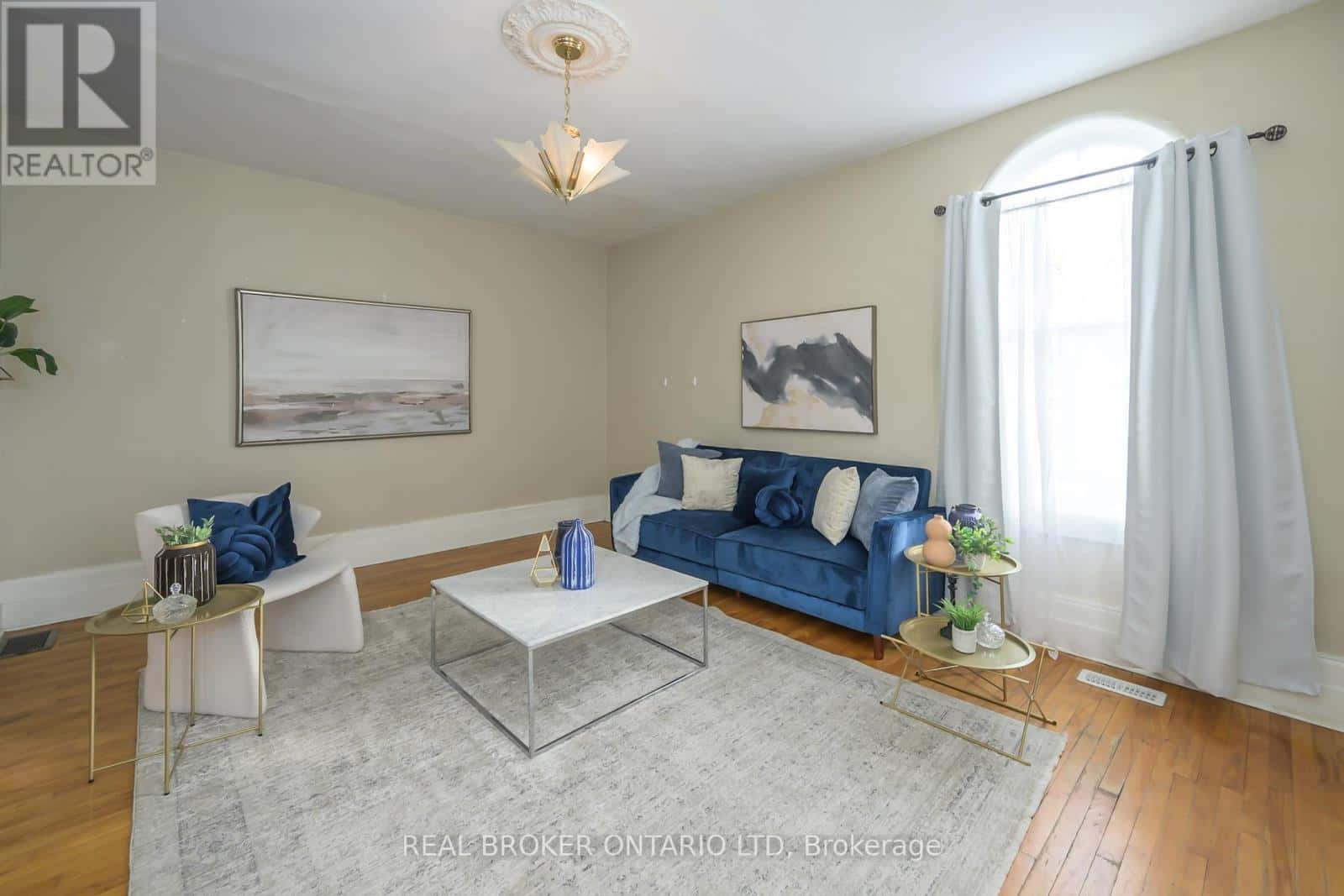 222 ELLEN STREET — North Middlesex (Parkhill), Ontario - Photo 5 of 36