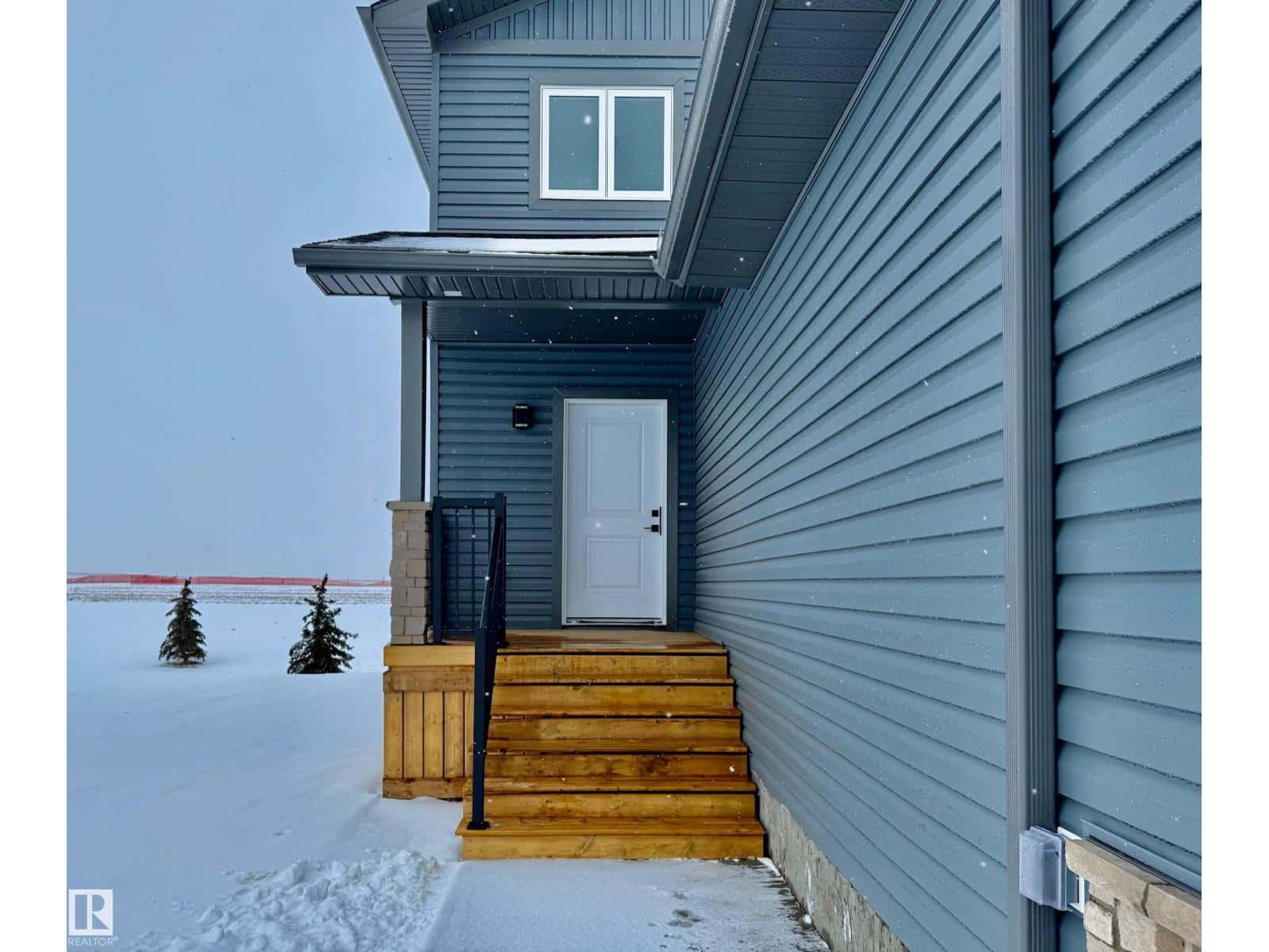 5122 53a AV — Legal, Alberta - Photo 2 of 37