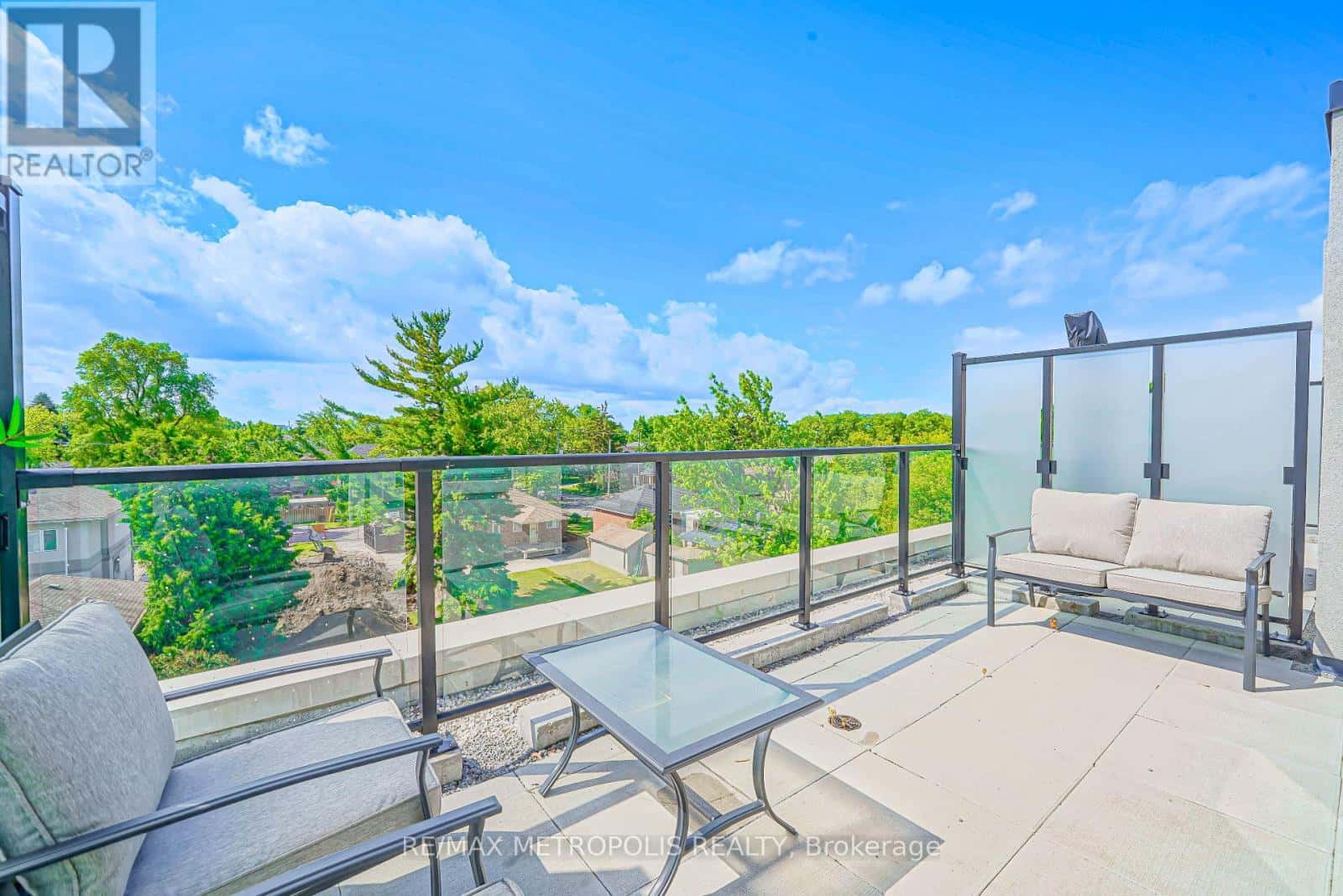 29 - 871 SHEPPARD AVENUE W — Toronto (Clanton Park), Ontario - Photo 2 of 36