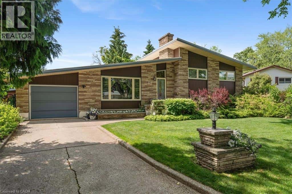 7 GLENAYR Place — St. Catharines, Ontario - Photo 3 of 50