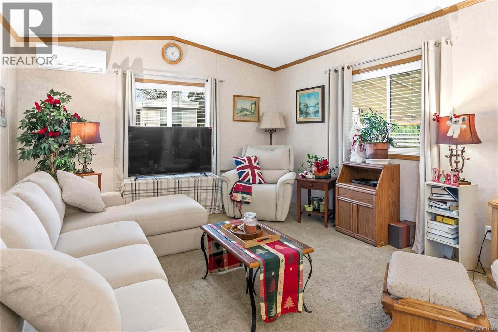 1 Honey Dr — Nanaimo, British Columbia - Photo 3 of 30