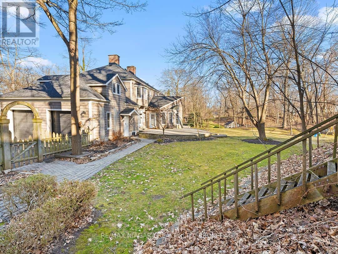 10187 LAKESHORE ROAD W — Wainfleet (Lakeshore), Ontario - Photo 2 of 47