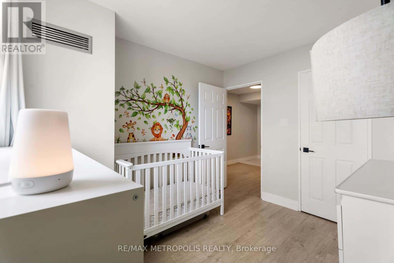 1707 - 3233 EGLINTON AVENUE E — Toronto (Scarborough Village), Ontario - Photo 5 of 37