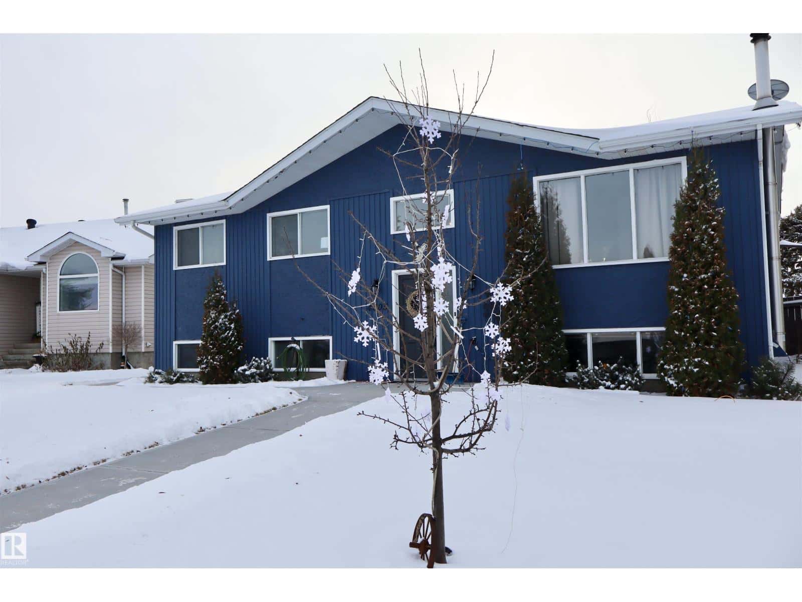 4505 58 AV — Barrhead, Alberta - Photo 3 of 58