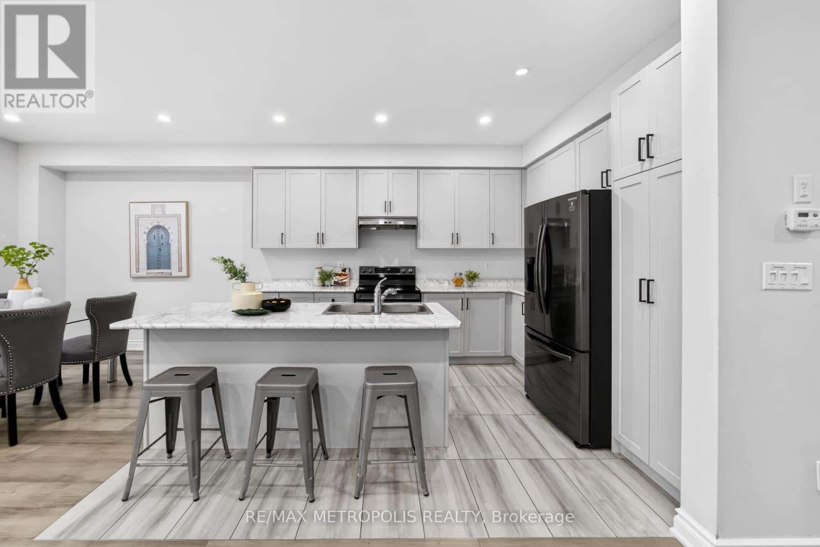 32 BALLINGER WAY — Uxbridge, Ontario - Photo 5 of 43