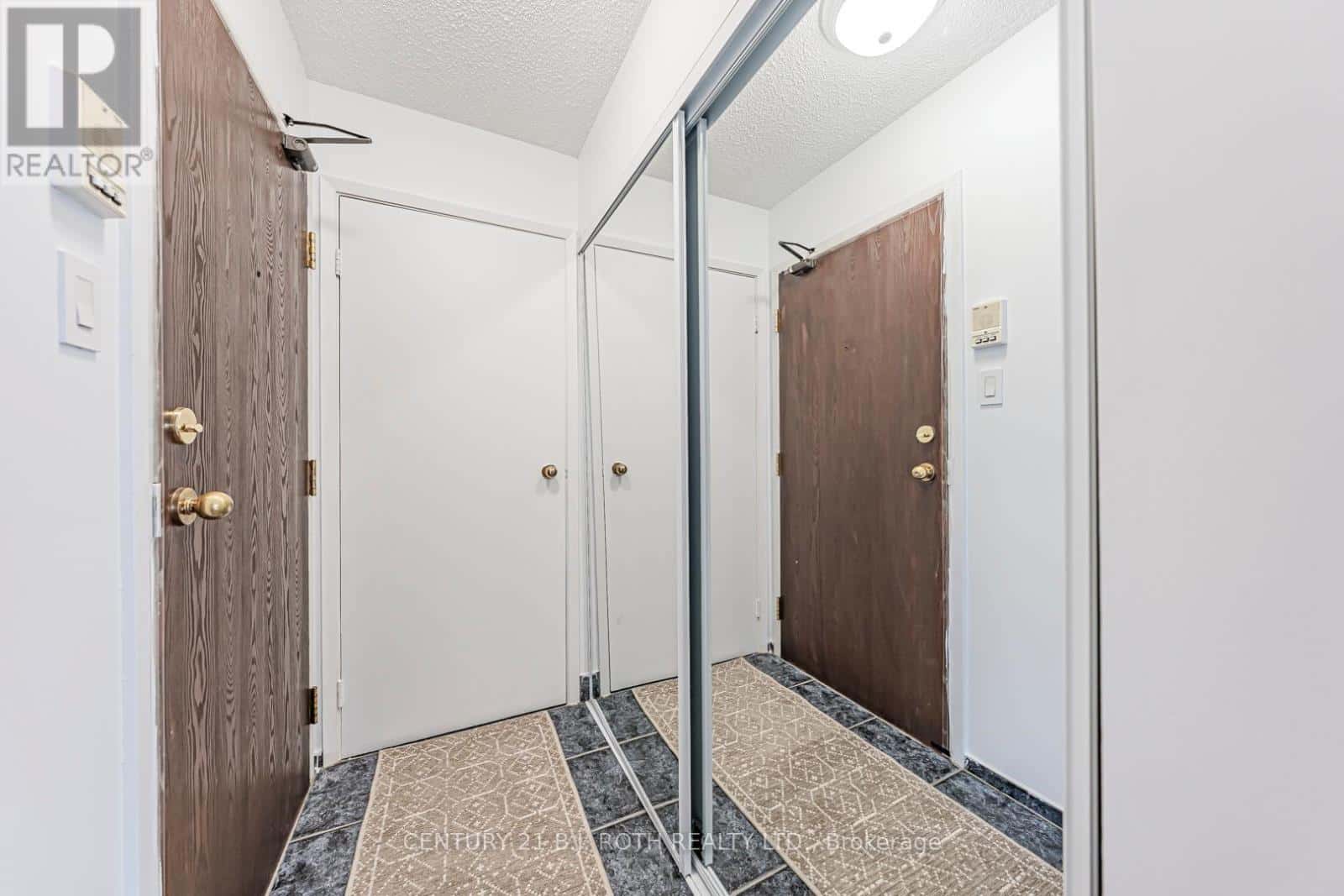 G10 - 147 EDGEHILL DRIVE — Barrie (Letitia Heights), Ontario - Photo 4 of 28