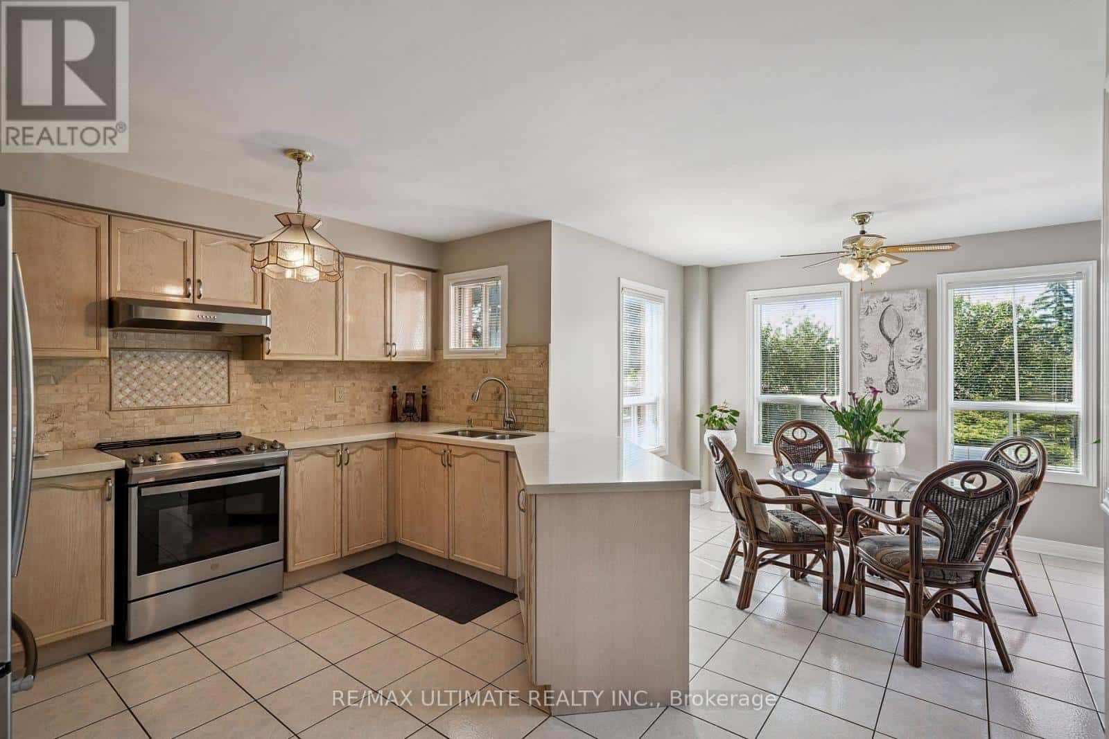 961 FOCAL ROAD — Mississauga (East Credit), Ontario - Photo 4 of 34