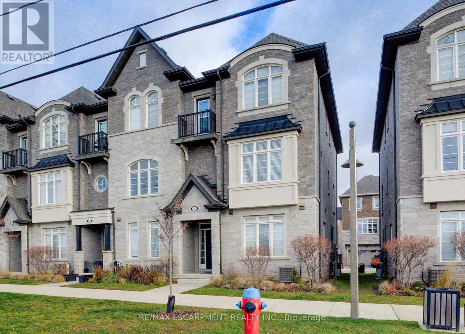 2285 KHALSA GATE — Oakville (WM Westmount), Ontario - Photo 3 of 43