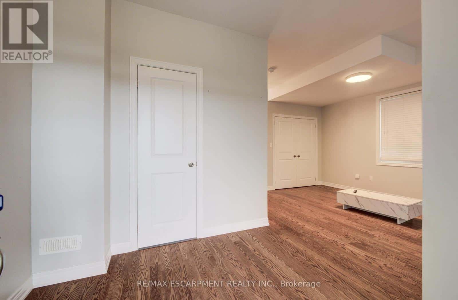 2285 KHALSA GATE — Oakville (WM Westmount), Ontario - Photo 5 of 43