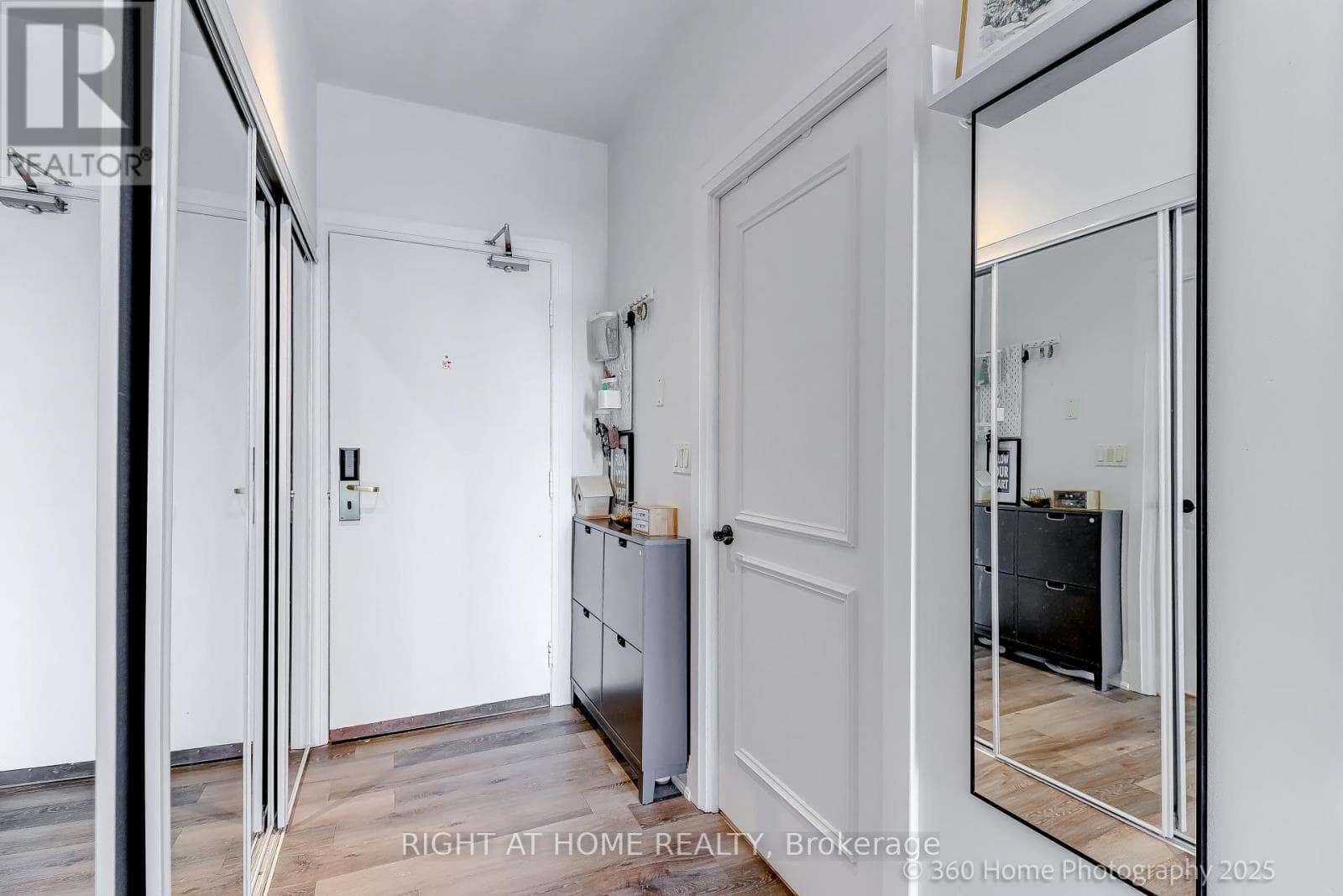 203 - 2737 KEELE STREET — Toronto (Downsview-Roding-CFB), Ontario - Main photo