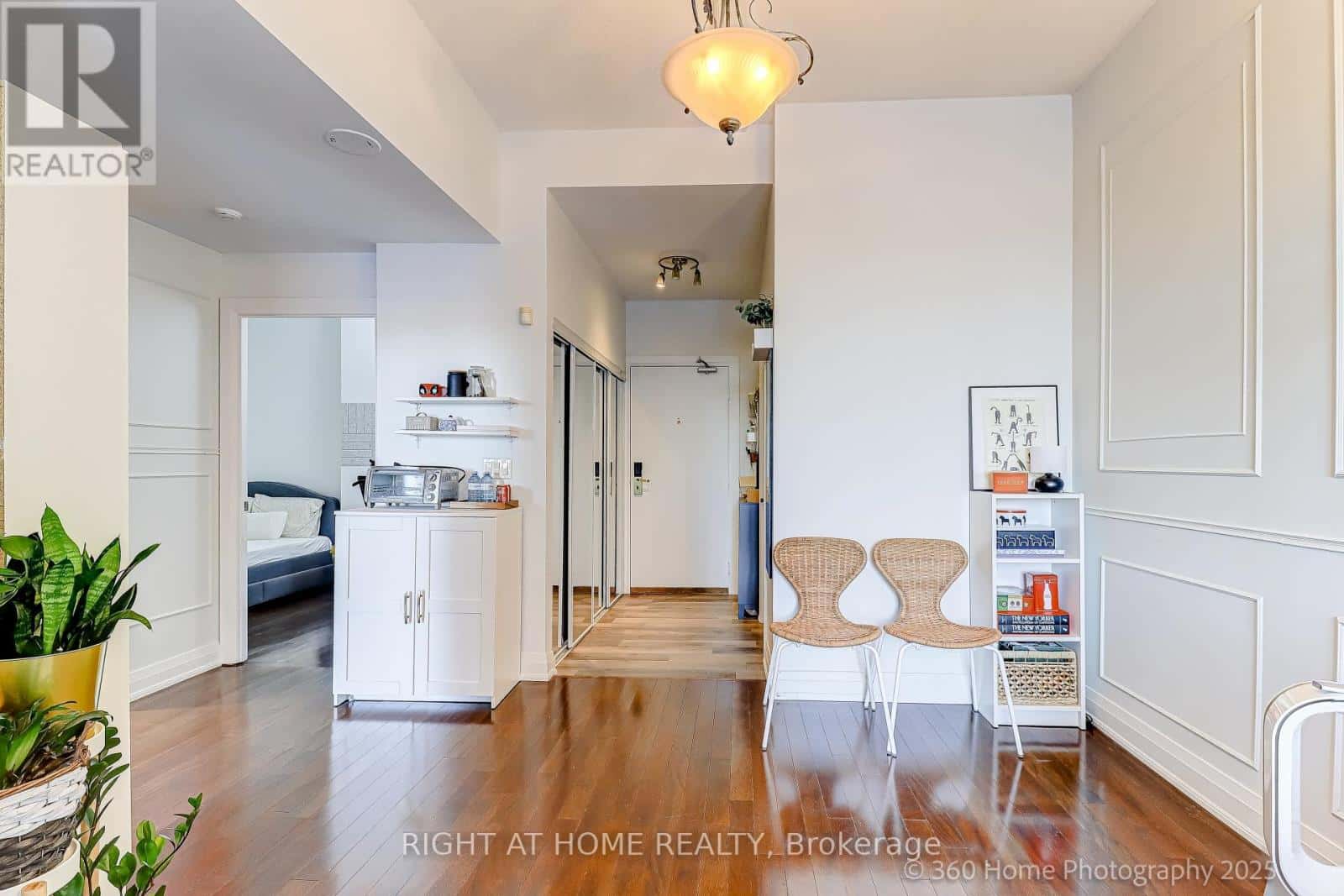 203 - 2737 KEELE STREET — Toronto (Downsview-Roding-CFB), Ontario - Photo 3 of 22