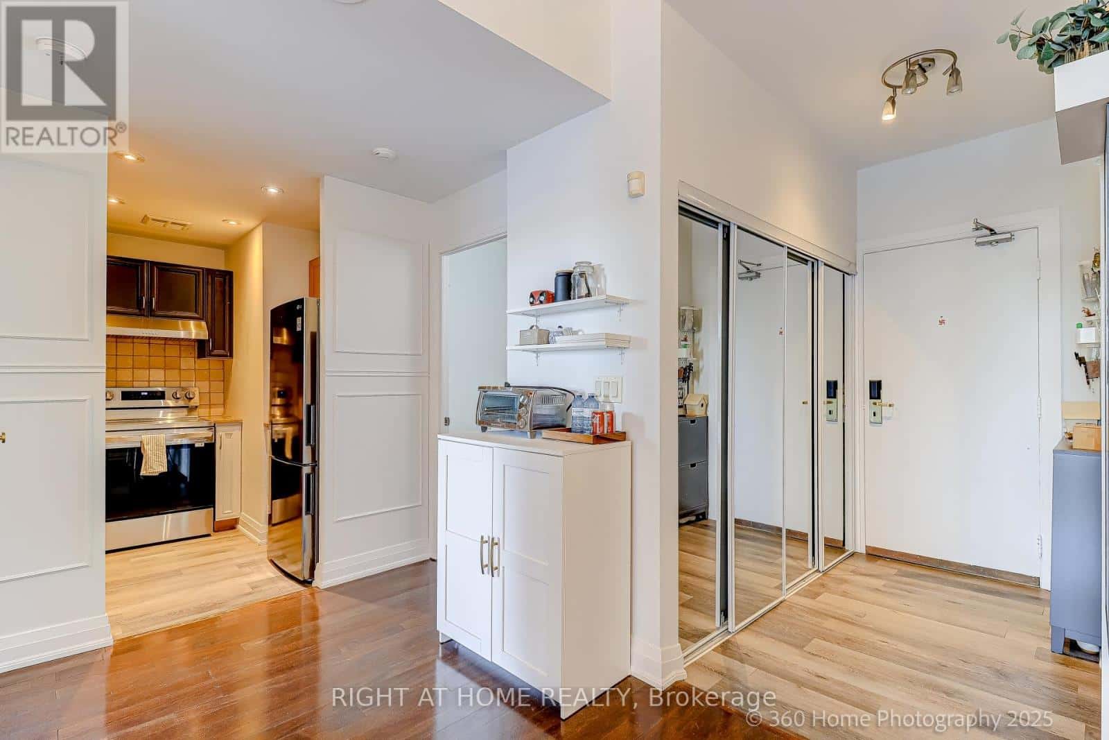 203 - 2737 KEELE STREET — Toronto (Downsview-Roding-CFB), Ontario - Photo 4 of 22