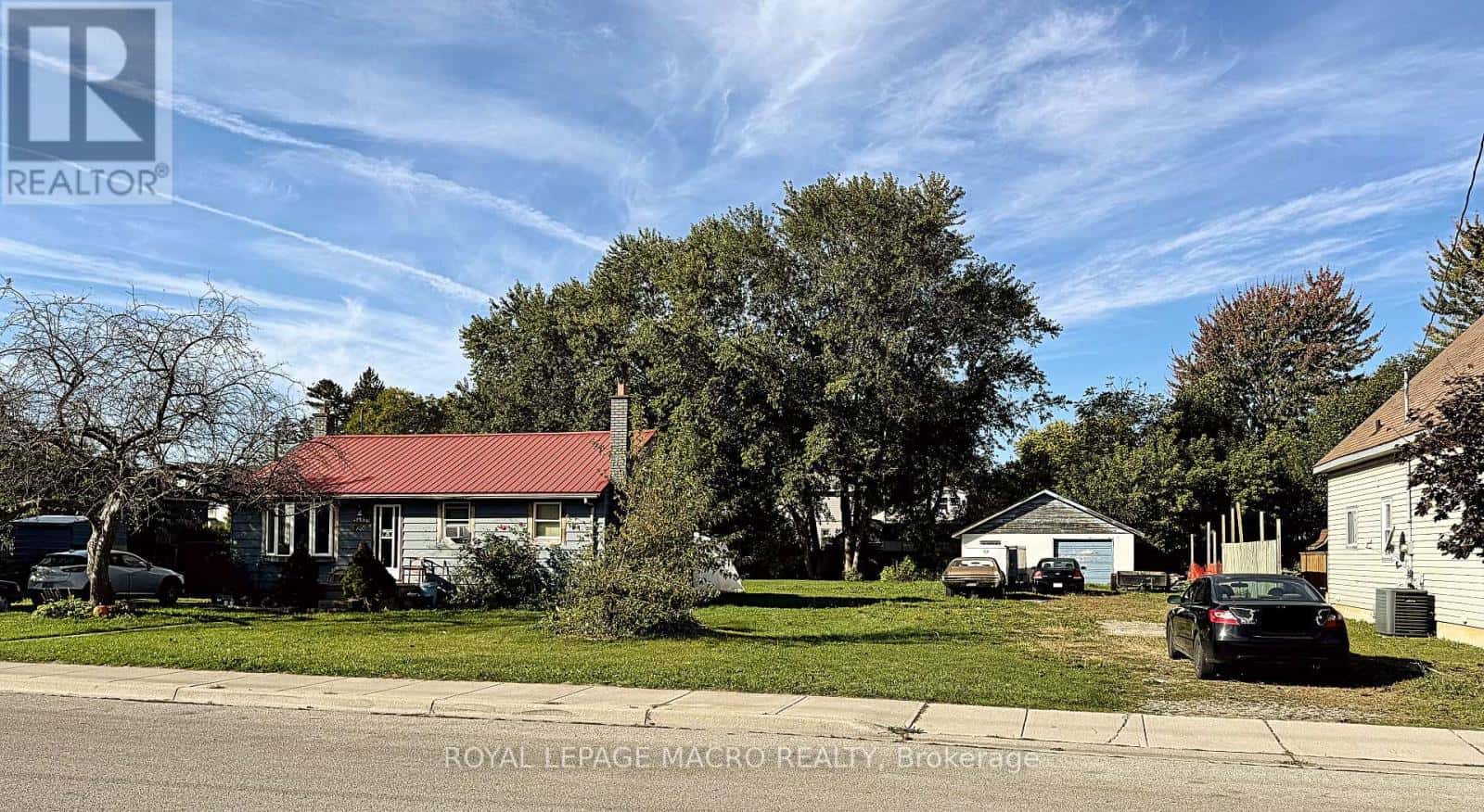 128 METCALFE STREET S — Norfolk (Simcoe), Ontario - Photo 2 of 22