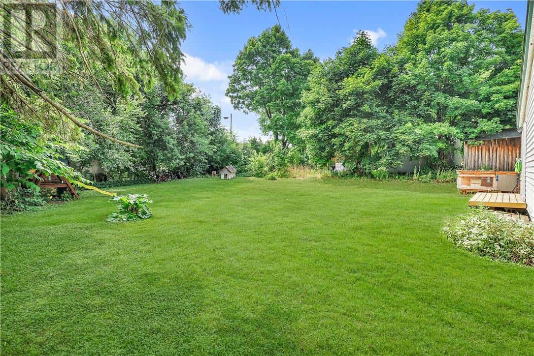 17 CAMPBELL Street — Little Current, Ontario - Photo 3 of 27