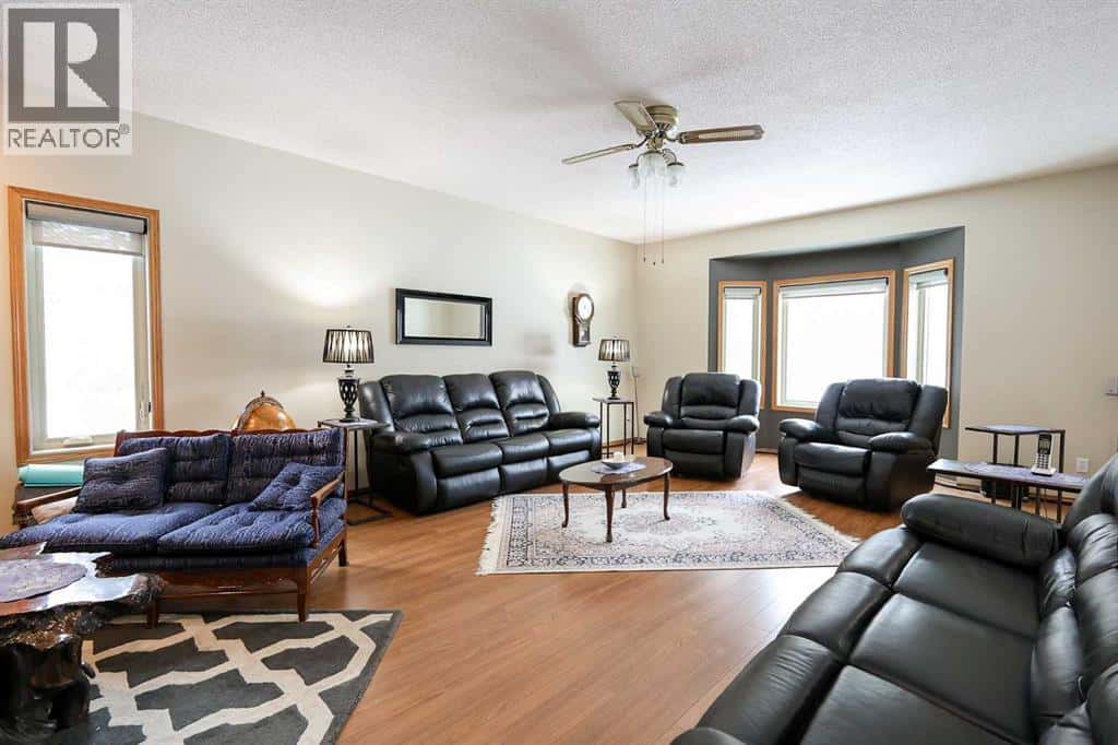 10, 27501 Township Road 374 — Rural Red Deer County, Alberta - Photo 4 of 50