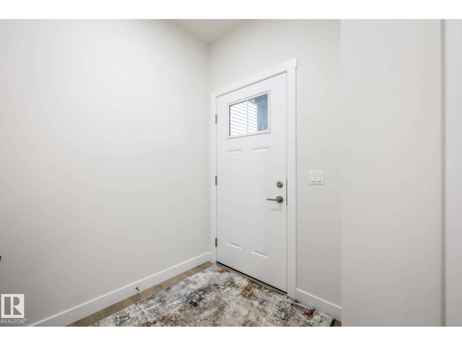 27 GABLE CM — Spruce Grove, Alberta - Photo 2 of 24