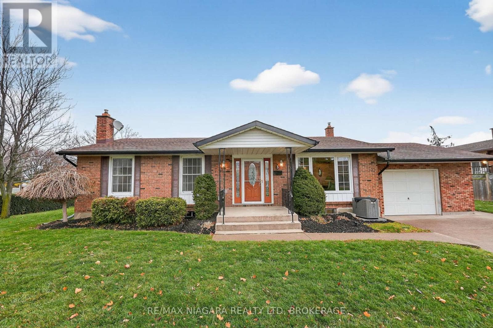 3 DONALDA COURT — St. Catharines (Carlton/Bunting), Ontario - Main photo