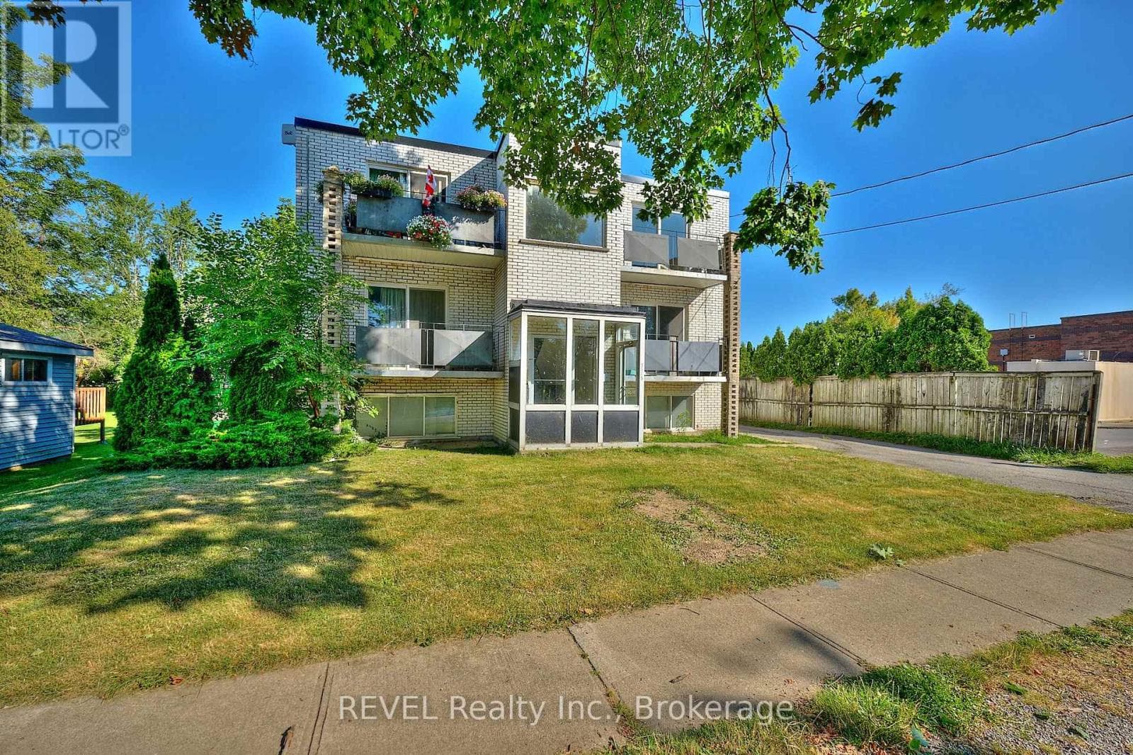 3865 FRONT STREET — Niagara Falls (Chippawa), Ontario - Main photo