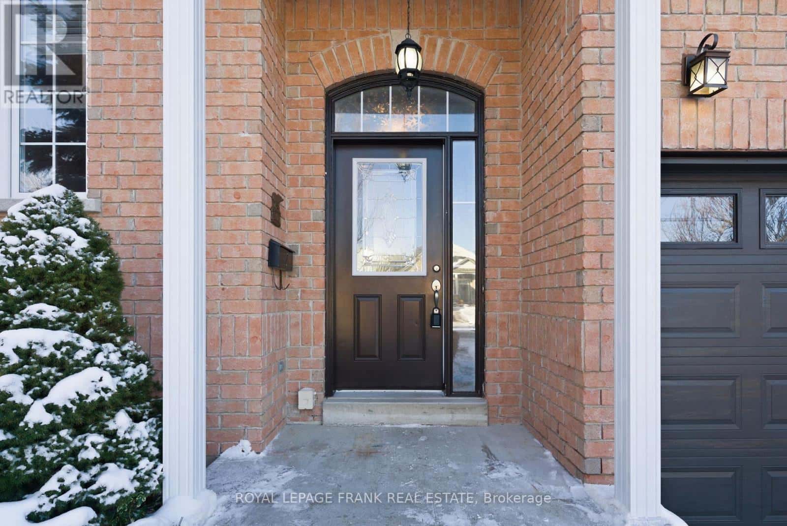 7 BROCK STREET — Kawartha Lakes (Lindsay), Ontario - Photo 4 of 50