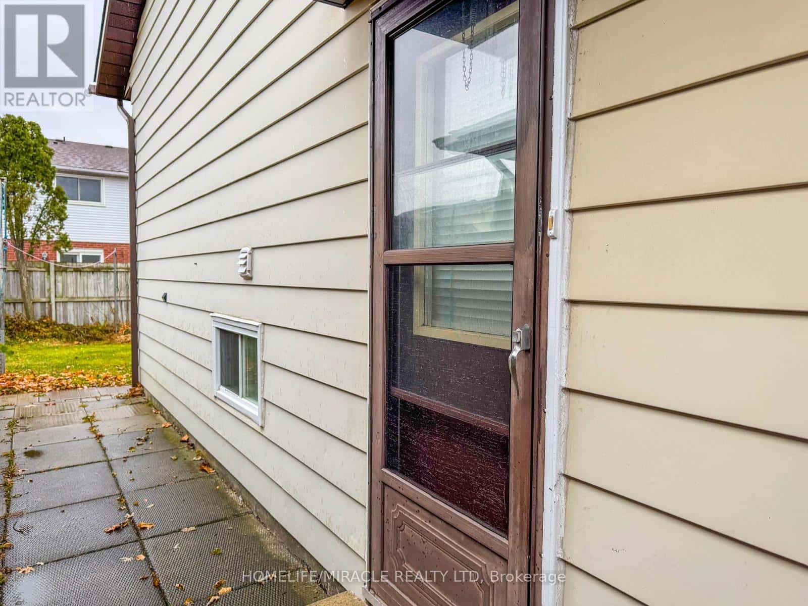 15 KEEFER ROAD — Thorold (Confederation Heights), Ontario - Photo 5 of 42