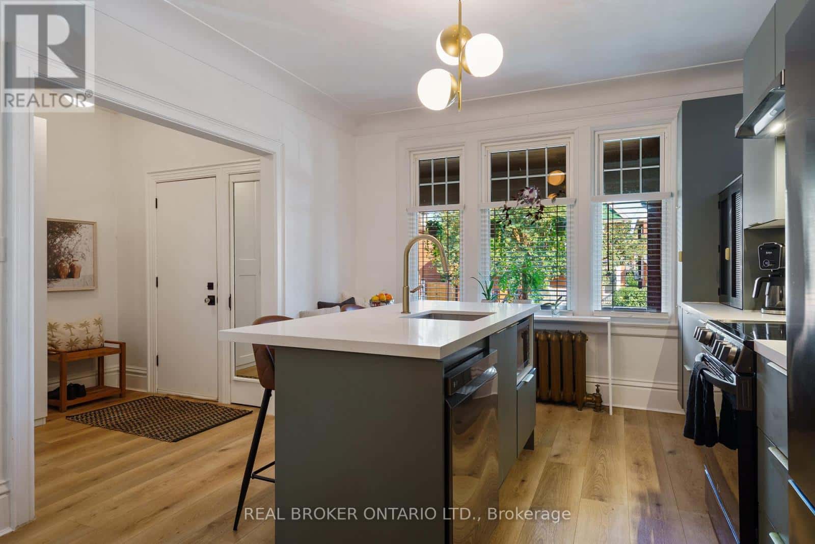 202 PROSPECT STREET S — Hamilton (St. Clair), Ontario - Photo 4 of 40