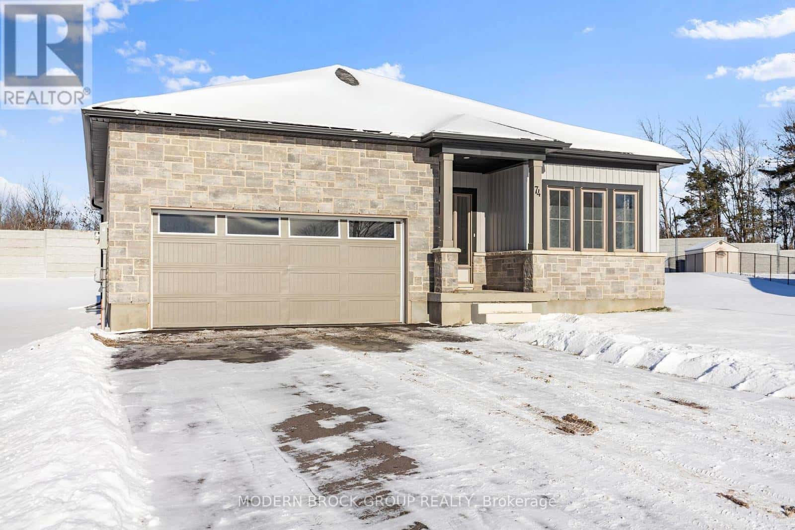 74 ADLEY DRIVE — Brockville, Ontario - Photo 3 of 46