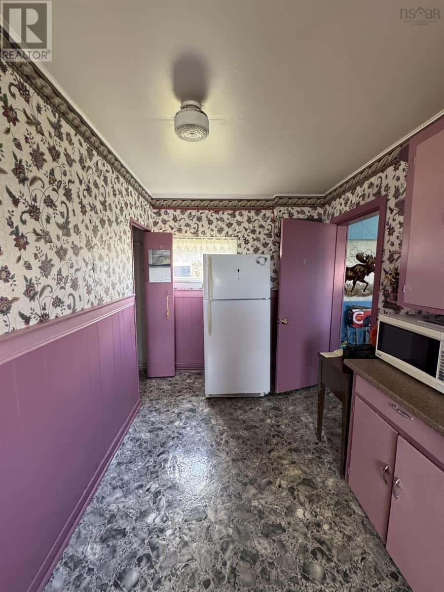 37 Kent Street — Louisbourg, Nova Scotia - Photo 4 of 15