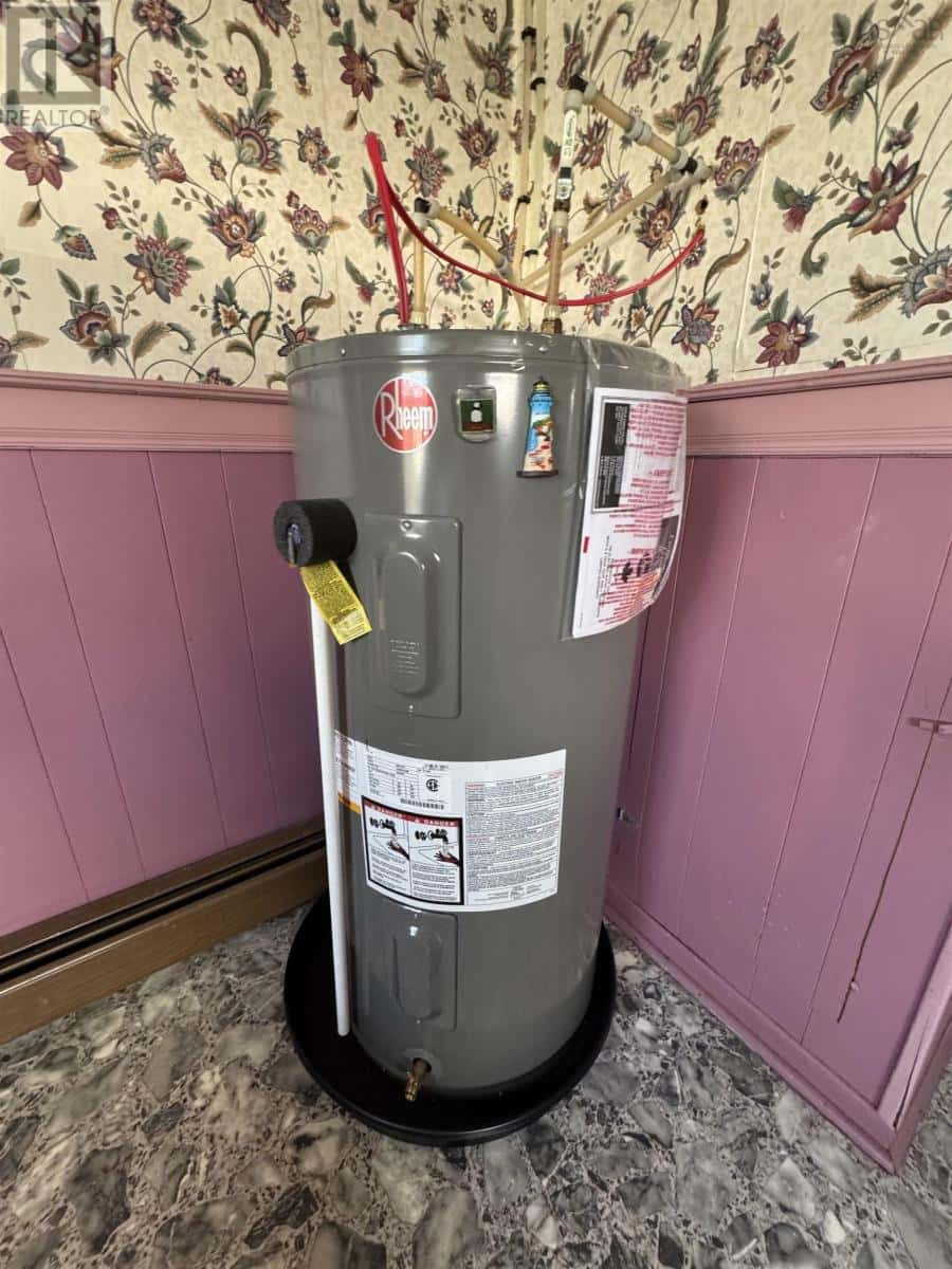 37 Kent Street — Louisbourg, Nova Scotia - Photo 5 of 15