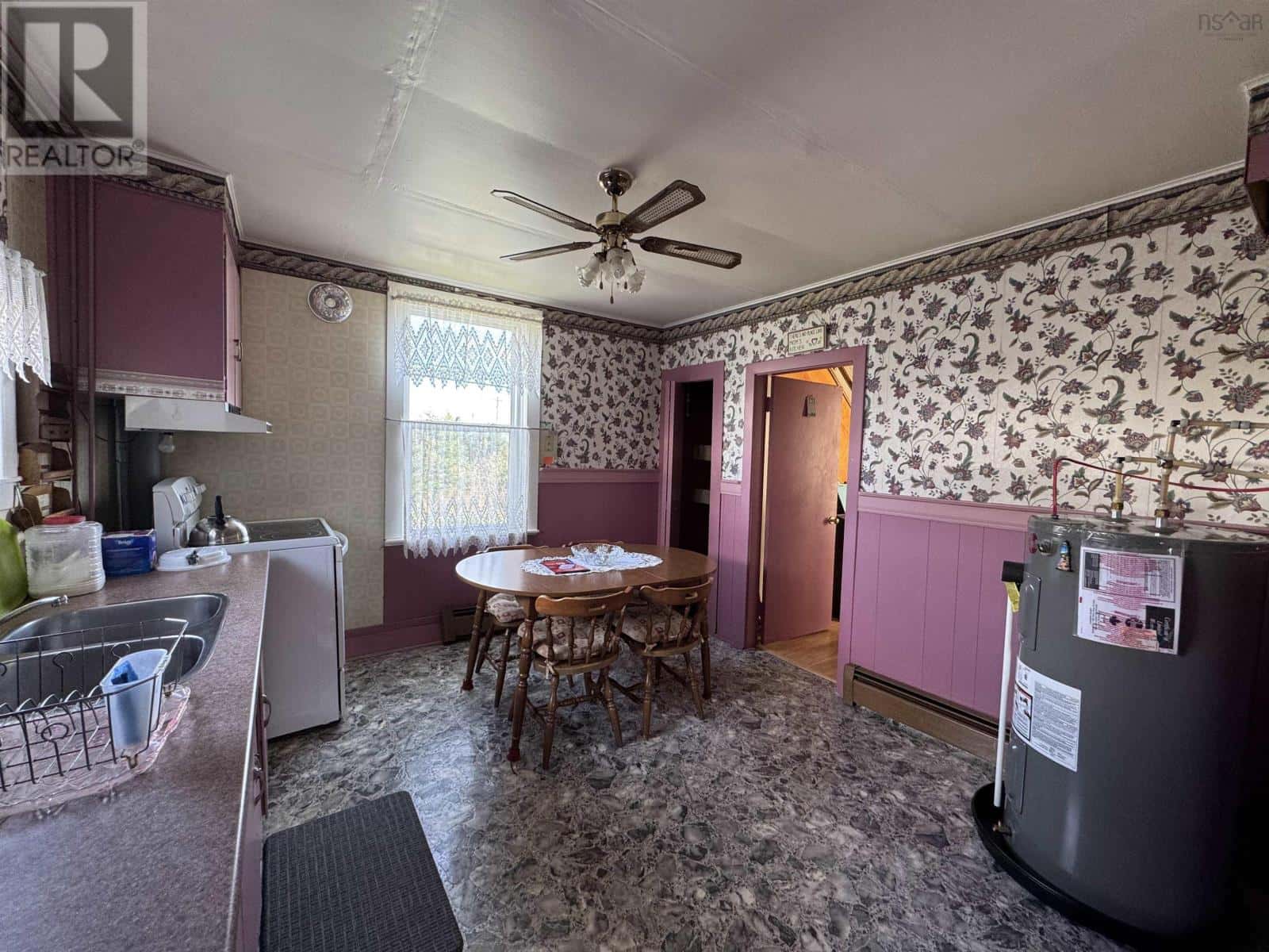 37 Kent Street — Louisbourg, Nova Scotia - Photo 3 of 15