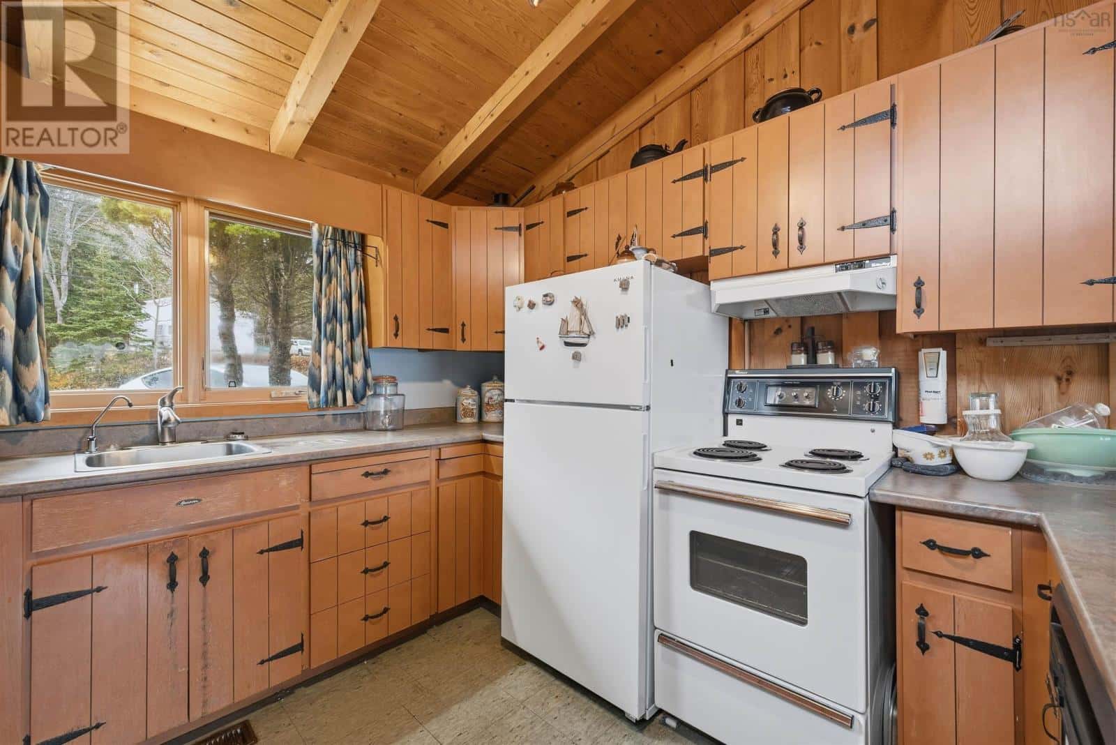 8278 St Margarets Bay Road — Black Point, Nova Scotia - Photo 5 of 26