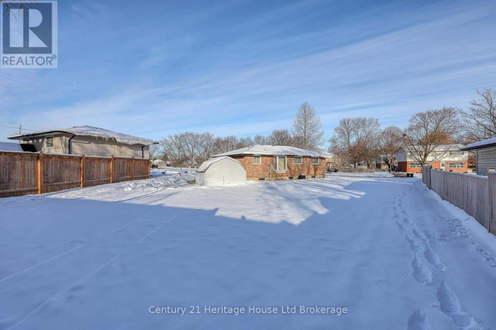 816 PAVEY STREET — Woodstock (Woodstock - South), Ontario - Photo 2 of 26