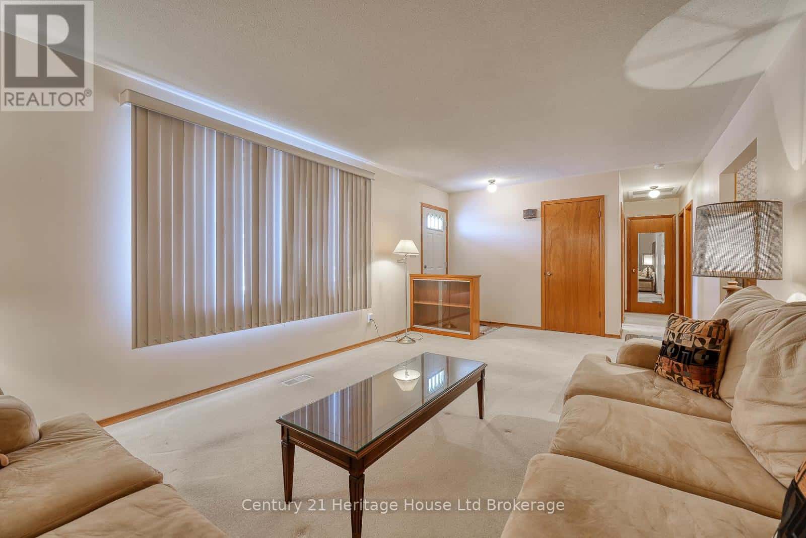 816 PAVEY STREET — Woodstock (Woodstock - South), Ontario - Photo 5 of 26