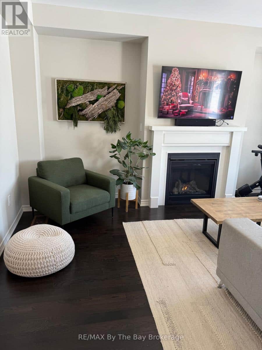 286 SPRINGFIELD CRESCENT - Photo 4 of 14, Clearview (Stayner), Ontario