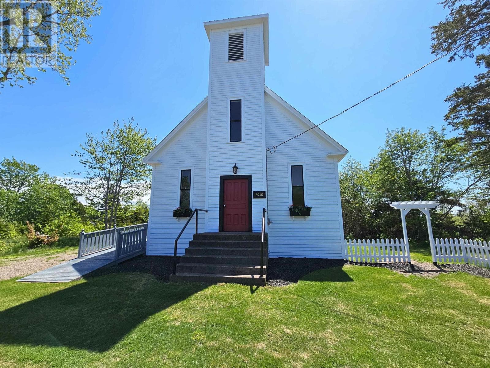 6910 Highway 2 — Portapique, Nova Scotia - Main photo